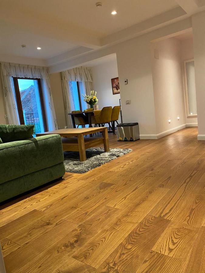 Apartaments Rîşnov Extérieur photo