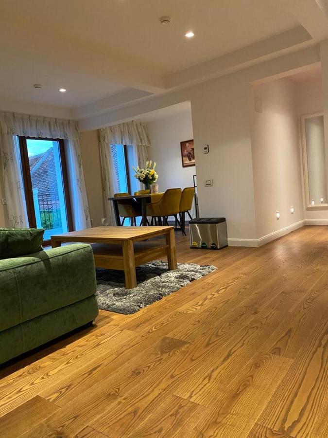 Apartaments Rîşnov Extérieur photo